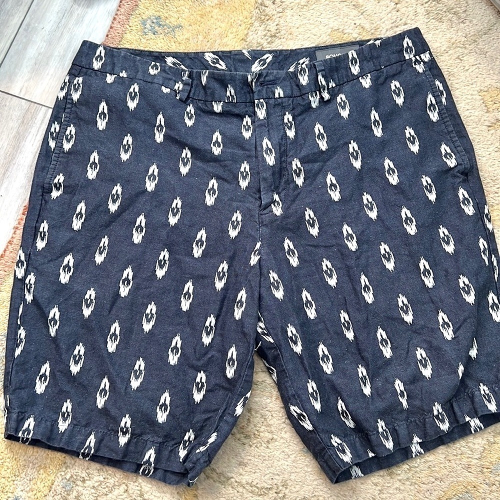 ⭐️HP🎉Bonobos,35”,Inseam is 10”, Excellent, Pair w/White Tee & Boat Shoes🔥